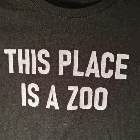 This Place Is A Zoo Women's Medium Black T-shirt Mom Wear Dog Mom Animal Mom - Picture 2 of 6